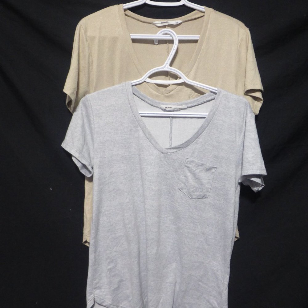 BLUENOTES, small, Two soft V Neck short sleeve shirts with pocket, GUC